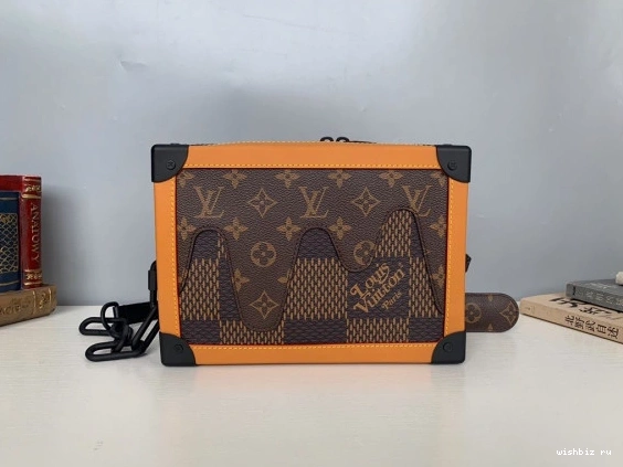 WIS VUITTON SOFT TRUNK LOUIS 0710